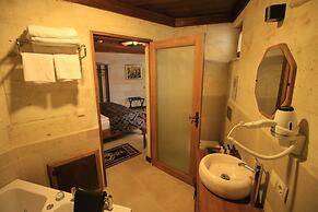 Georgios Cave Suites