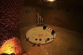 Georgios Cave Suites