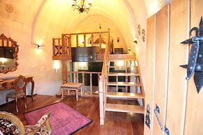 Georgios Cave Suites