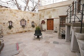 Georgios Cave Suites