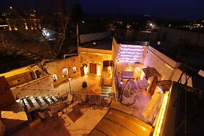 Georgios Cave Suites