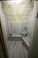 Georgios Cave Suites