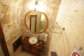 Georgios Cave Suites