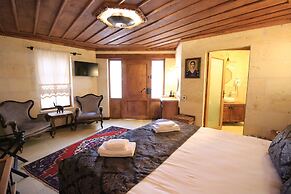 Georgios Cave Suites