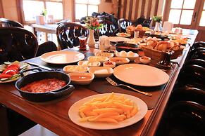 Georgios Cave Suites