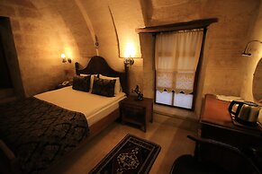 Georgios Cave Suites