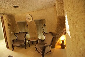 Georgios Cave Suites