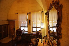 Georgios Cave Suites