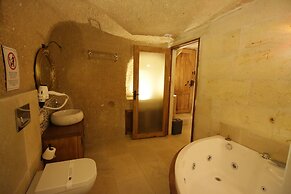 Georgios Cave Suites