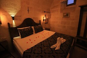 Georgios Cave Suites