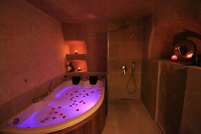 Georgios Cave Suites