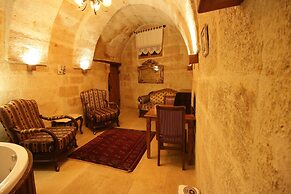 Georgios Cave Suites