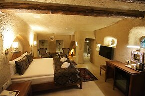 Georgios Cave Suites