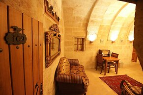 Georgios Cave Suites