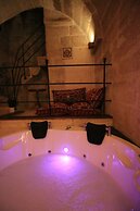 Georgios Cave Suites