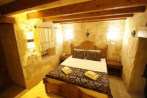 Georgios Cave Suites