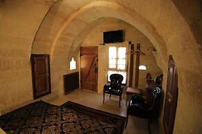 Georgios Cave Suites