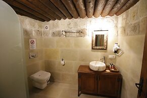 Georgios Cave Suites