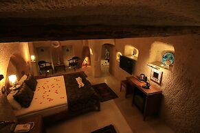 Georgios Cave Suites