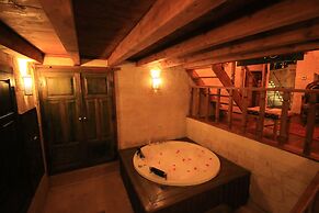 Georgios Cave Suites