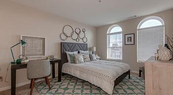 National at Clarendon Metro