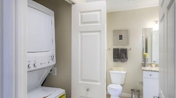 National at Clarendon Metro