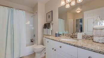 National at Clarendon Metro