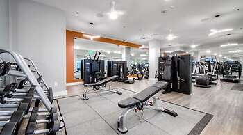 National at Clarendon Metro