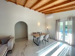 Magellanos Mint House- Kinopiastes