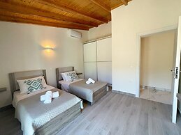 Magellanos Mint House- Kinopiastes