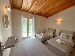 Magellanos Mint House- Kinopiastes