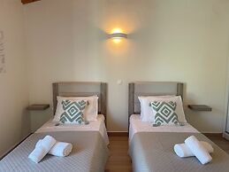 Magellanos Mint House- Kinopiastes