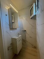 Magellanos Mint House- Kinopiastes