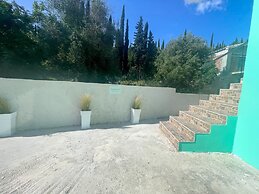 Magellanos Mint House- Kinopiastes