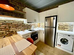 Kukuvayia s Nest-centre Old Town Corfu