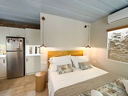 Kukuvayia s Nest-centre Old Town Corfu