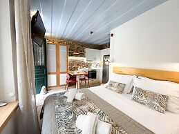 Kukuvayia s Nest-centre Old Town Corfu