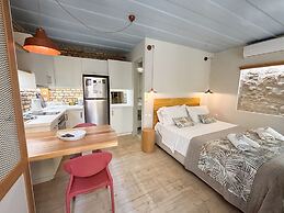 Kukuvayia s Nest-centre Old Town Corfu