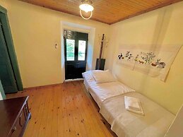 Kansoneta-traditional Mansion in Gastouri Village