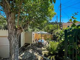 Kansoneta-traditional Mansion in Gastouri Village