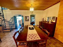 Kansoneta-traditional Mansion in Gastouri Village