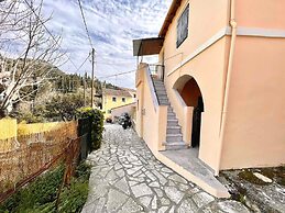 Kansoneta-traditional Mansion in Gastouri Village