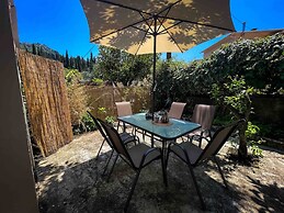 Kansoneta-traditional Mansion in Gastouri Village