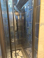 Gloucester - Apartment - Sleeps 2 - Parking - 97ws