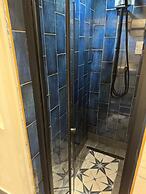 Gloucester - Apartment - Sleeps 2 - Parking - 97ws