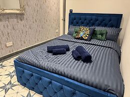 Gloucester - Apartment - Sleeps 2 - Parking - 97ws