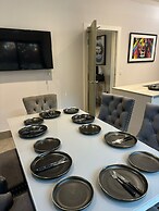 Breathtaking 4 Bedroom Townhouse In Central Murrayfield Location, Free