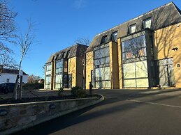 Breathtaking 4 Bedroom Townhouse In Central Murrayfield Location, Free