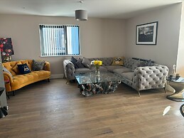 Breathtaking 4 Bedroom Townhouse In Central Murrayfield Location, Free