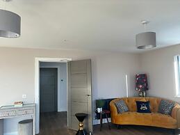 Breathtaking 4 Bedroom Townhouse In Central Murrayfield Location, Free